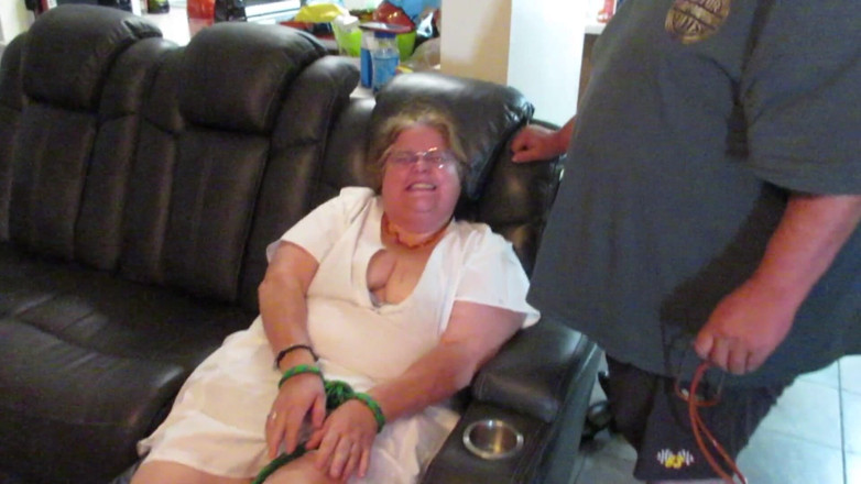 BBW nurse Vicki adventures with friends: Grote jongen volgt het script niet, maar de resultaten zijn...