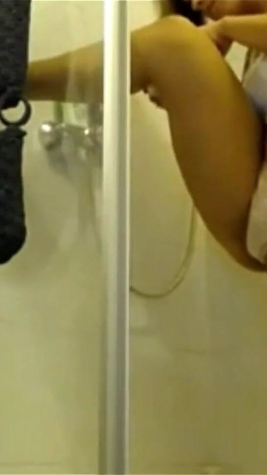 Sexydea: Kotě Sexydea masturbuje na živé webové kameře