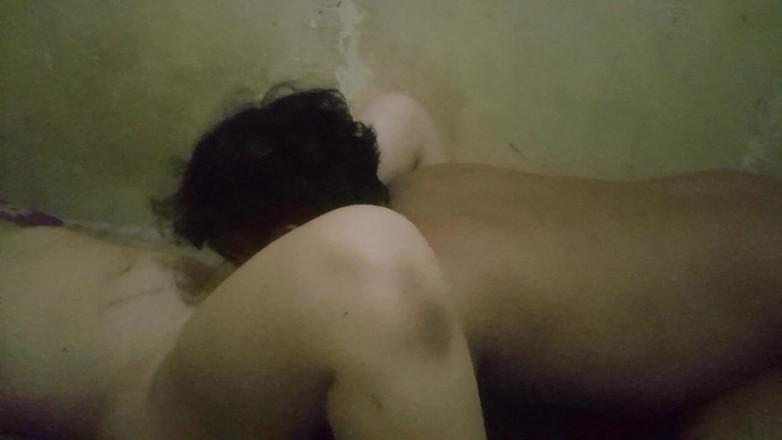 Angelina Pop: Lizanie cipki BF aż do tryska