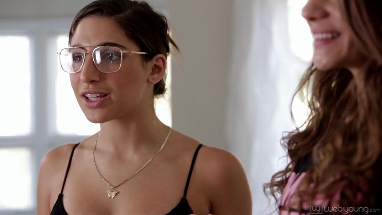 Web Young: WebYoung - Abella Danger anslutning med galen chaser fan!