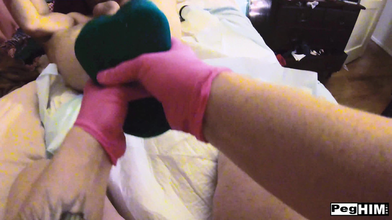 PEGHIM: Siouxsie Q her şeyi içine sığdırmaya çalışıyor