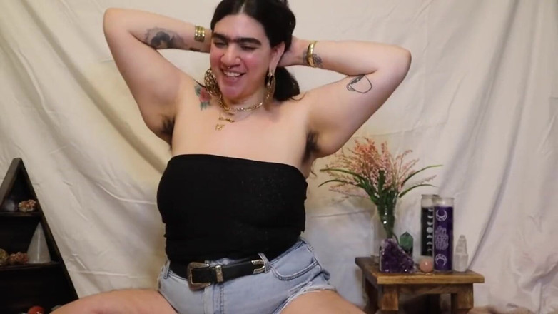 The Pits Project: Hairy goddess - Allie