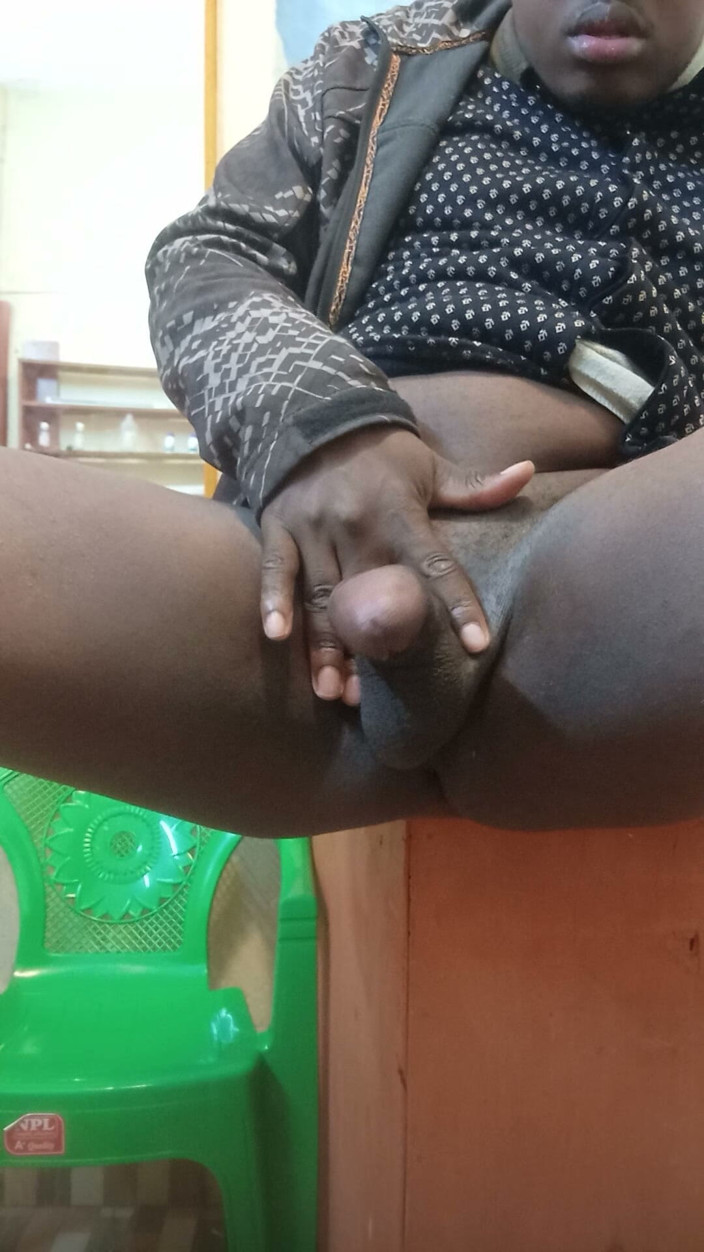 Sexyjayla254: Kåt svart man som strök sin kuk på jobbet och...