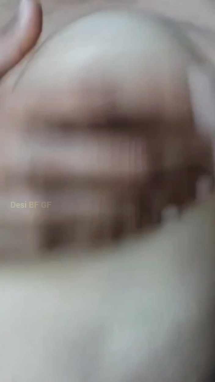 Manoj12015: 摇晃紧致的胸部和手淫湿润的阴户