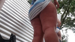 irina69star: 在海滩上换衣服的令人眼花缭乱的女人
