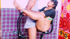 Telugu honey lips: 印度女仆性爱。美丽的德西性感纱丽女仆操房主大鸡巴。泰卢固肮脏的谈话。