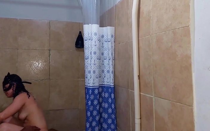 Casal Prazeres RJ: Mąż znalazł gorącą dziewczynę pod prysznicem i nie mógł nie...