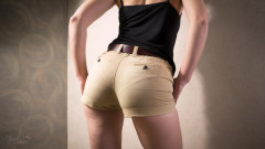 Teasecombo 4K: Nastolatka amatorka w obcisłych szortach dokucza jej widocznej linii majtek