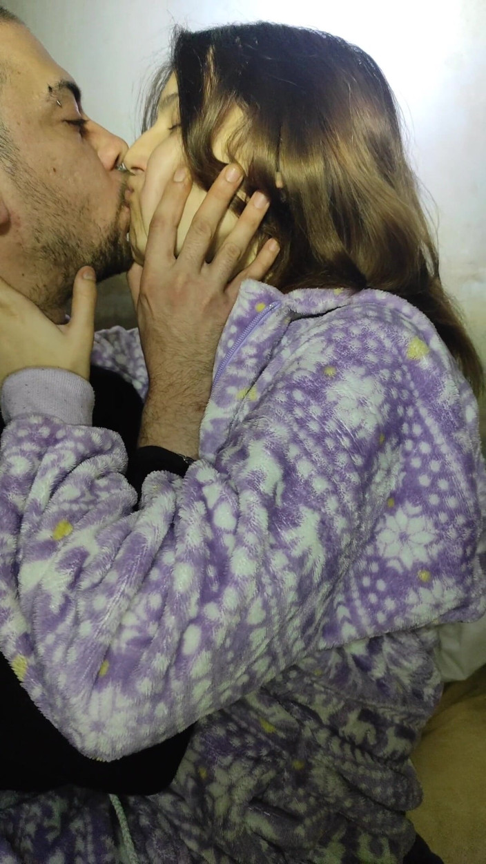 Endemoniados: The horniest and dirtiest kiss on the internet with a...