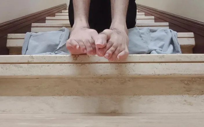 Esteban Williams: Only for Feet Lovers