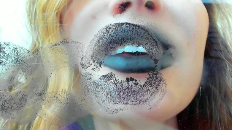 Rarible Diamond: Black lipstick marks and french kiss