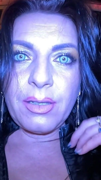 Vampira joi dominação - sussurros gooning, cuspe e obediência