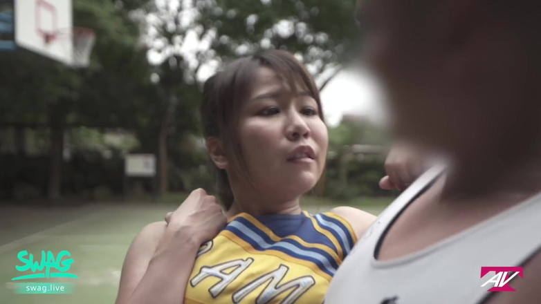 SWAG.live: Animadora preñada y colega puta