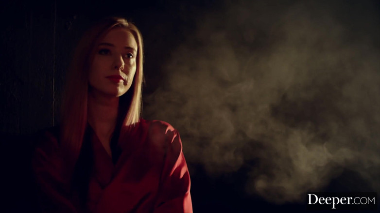 Deeper: Profondo. La ragazza senza riposo Haley fa un gioco distorto...