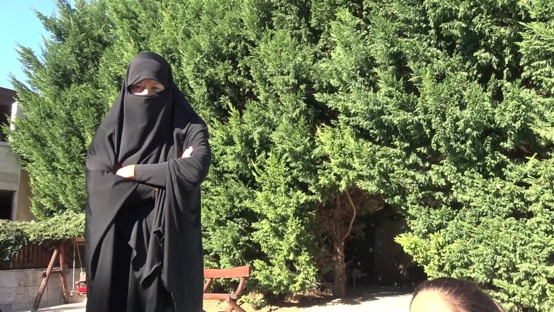 Nikky Thorne: दो वेश्याओं को अतिक्रमण करने के लिए दंडित किया गया