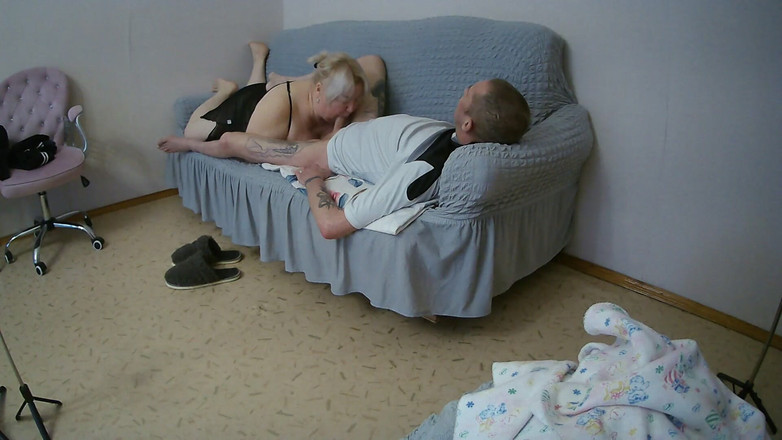 Zona901: Freundin knetet ihre kehle mit einem tiefen blowjob und schluckt...