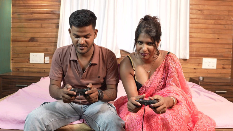 Madhu bhabhi 69: भारतीय हॉट बॉयफ्रेंड और प्रेमिका खेल खेल रही है मेरे साथ भाभी और देवर की पूरी रात हार्डकोर सेक्स वीडियो