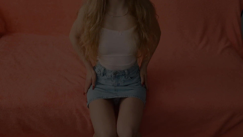 Lila1Love: si cewek kurus rambut pirang ini dientot habis-habisan sampai mengerang...