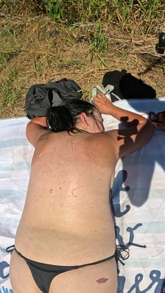 Homesteadmama: Nahé opalování. Opravdu chci povzbudit ostatní, aby šli offline a užívali...