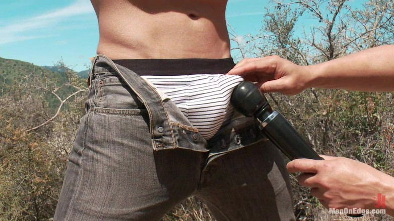 Men on Edge: Gevangen hetero grapje krijgt zijn strakke kont in het diepe...