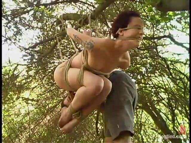 Hogtied by Kink: Sumbissive Nina