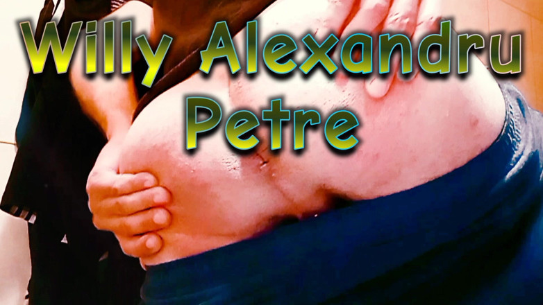 Willy Alexandru Petre: Aku lagi asik fingering lubang pantat cowokku yang super bejat...