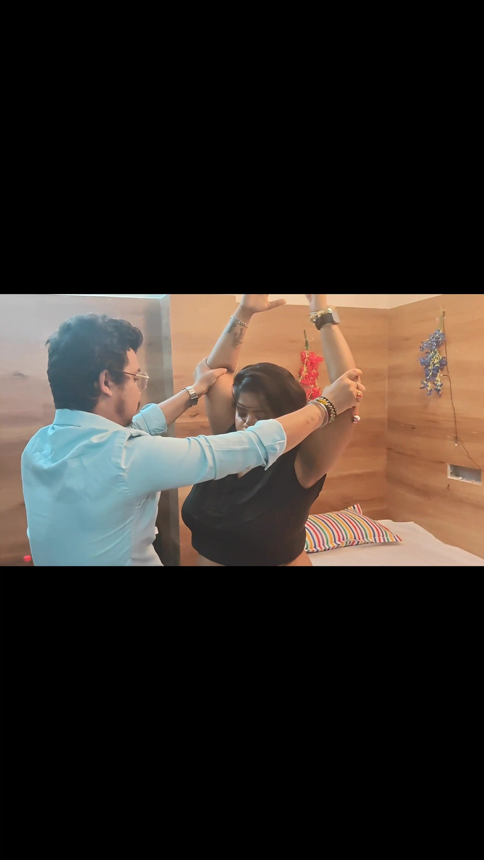 Baby Tina: Yogaleraar hardcore seks