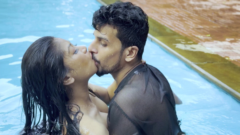 Tightmaal: Hot Indian Couple Had Sex While Having Fun in the...