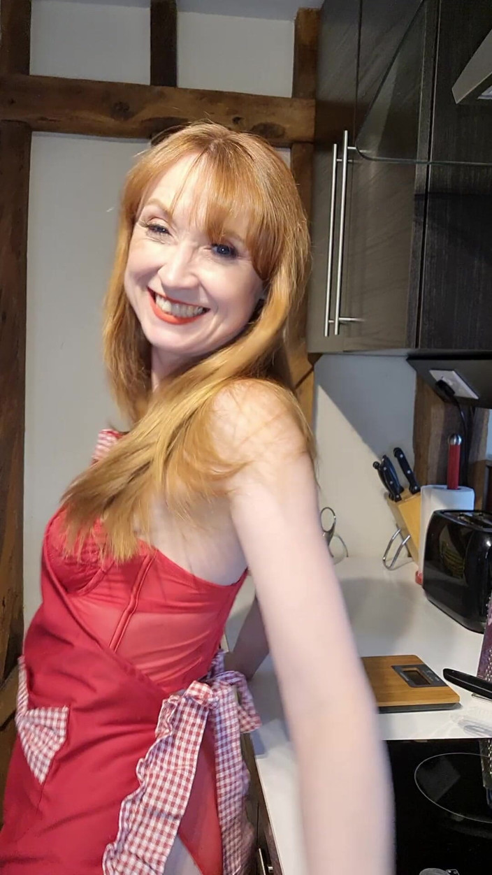 Lily kink: POV La Tua Moglie Troia Panterona Di Cucina Ti Scopa...