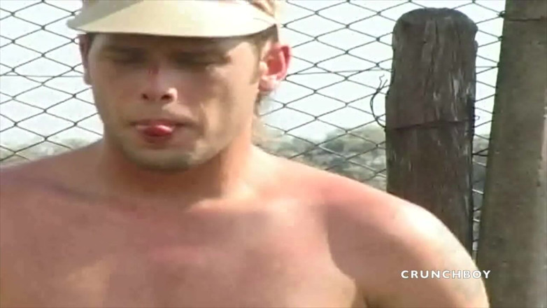 Latino Fucker: Latynosi wojskowy mięsień jebanie na zewnątrz