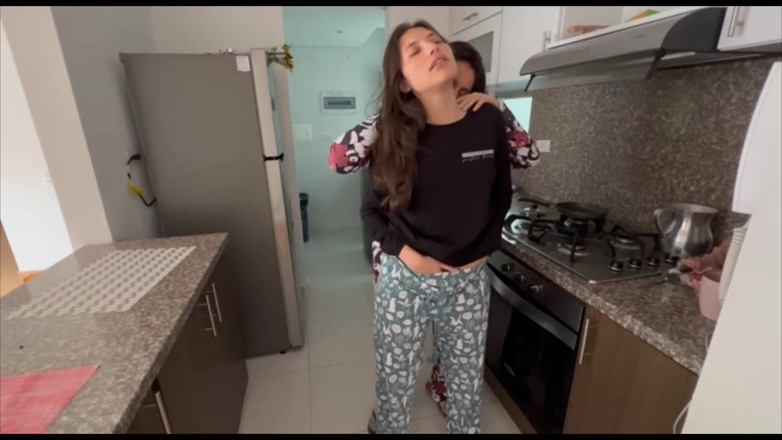 scarlettandc: Můj milenec mi miluje dělat vejce a kávu se spoustou...