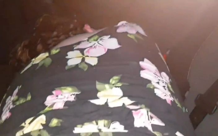 Real homemade BBW BBC porn: Venkovní ohne mě Přes sedadlo v mém autě mě tvrdě...