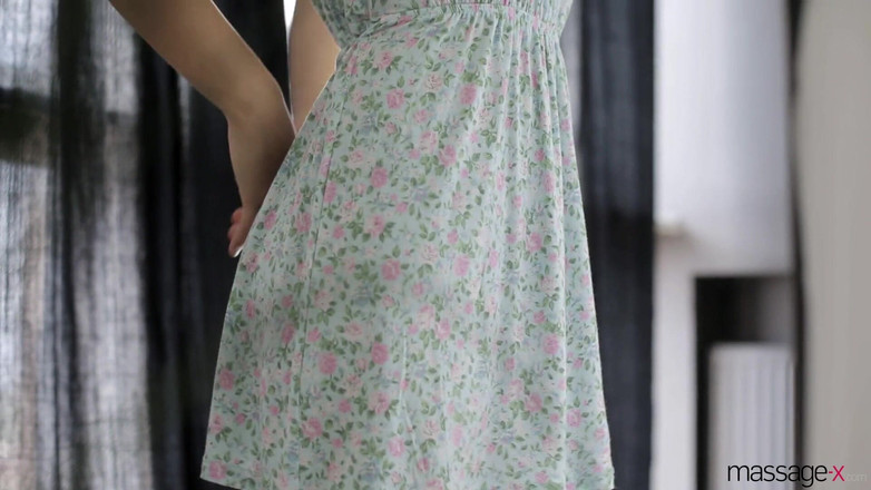 Massage X: Orgasme kuat di atas meja urut