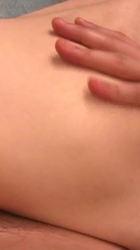 Scène de putes nippones 3 : Aoba Itou, Japonaise très mince en lingerie, se fait baiser par devant et par derrière