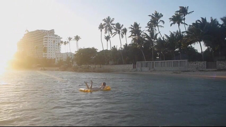 Watch4beauty: Berseronok di Pantai