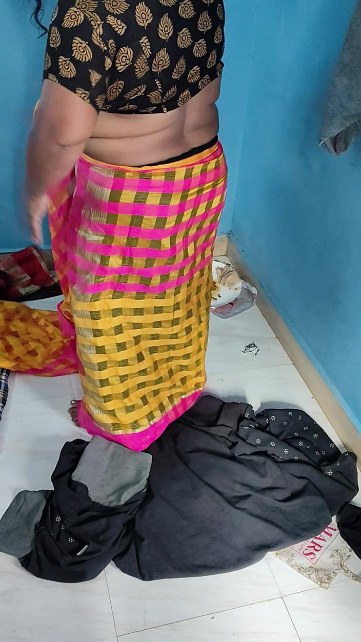 Tamil lesbian: Sexy mluvení a šaty na sobě