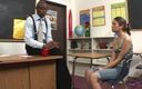 Naughty Black Girls: डॉगी स्टाइल पोजीशन में कक्षा में प्रोफेसर छात्र को चोदता है
