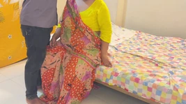 当古吉拉特语岳母梳头发时，女婊用屁股操了她