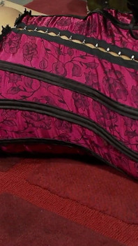 Lesbické nevlastní matky Scéna 4_orgy prsatých lesbiček ve spodním prádle, kteří stříkají společně