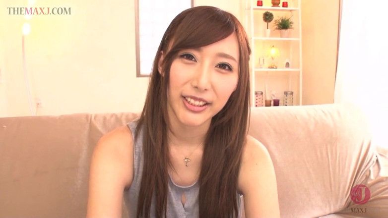 Asian happy ending: สาวเอเชียเซ็กซี่ถอดเสื้อผ้าโชว์หีขนดก - Part 1