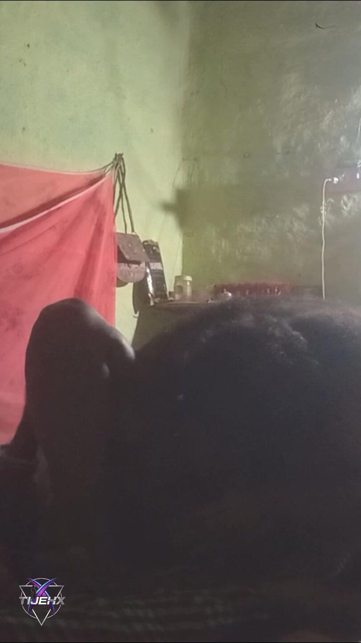 TijehX: Pembantu india asli lagi terangsang dan dientot