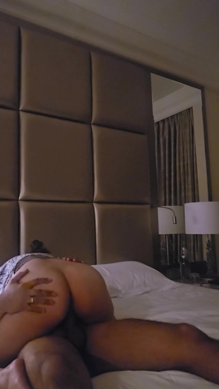 Parihema: Zavolal mé americké přítelkyni poprvé do Indie a vzal ji...