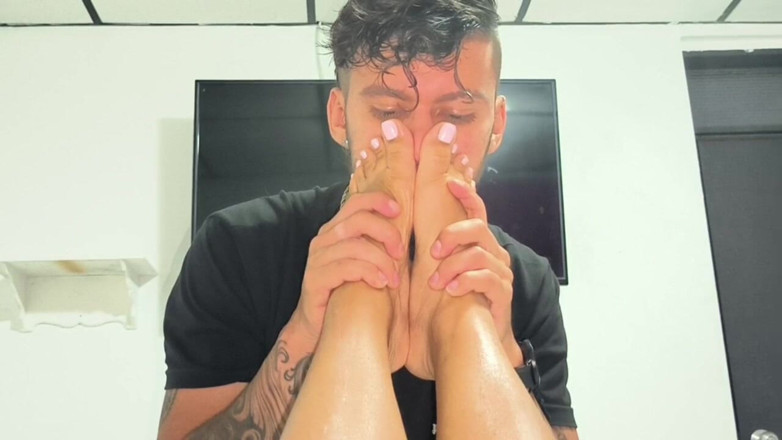 Isabel: Foot Worship Smeller