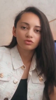 Ciuman Lesbian Pertama Saya