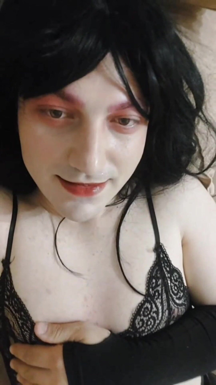 Kitty_Cross: White Gothic Feminine Young Sissy Crossdresser