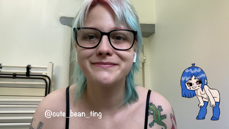 Alice Bean: Bocinas grandes mamando la nariz