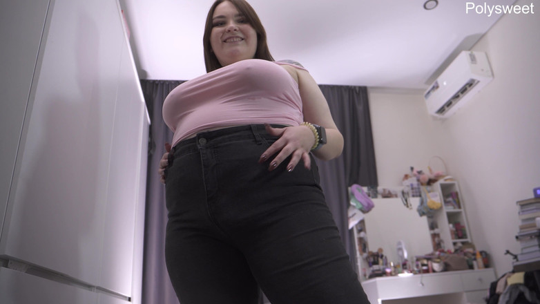 Polly Sweet: 一个拥有巨大魅力的情妇榨取你的处女嘴唇