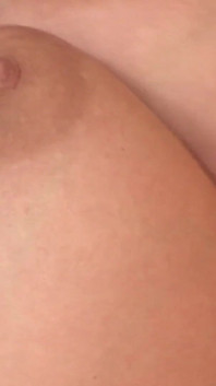 Deutsche brünette bbw-milf bekommt ihre haarige muschi im privaten zimmer gefickt, dann geleckt und ihre großen titten mit sperma gefüllt