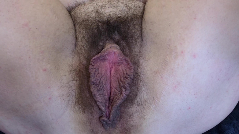 LunaXscorpia: Rychlá pracovní přestávka: Orgasmus chlupaté kundičky vibrátoru a anální prstění