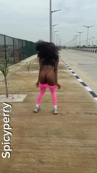 Publically Displaying My Cute Ass